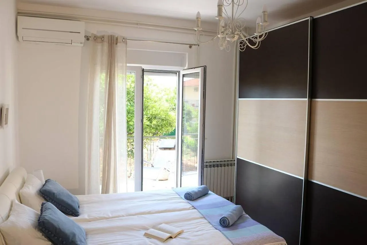 Apartments Ela Trogir Kroatien